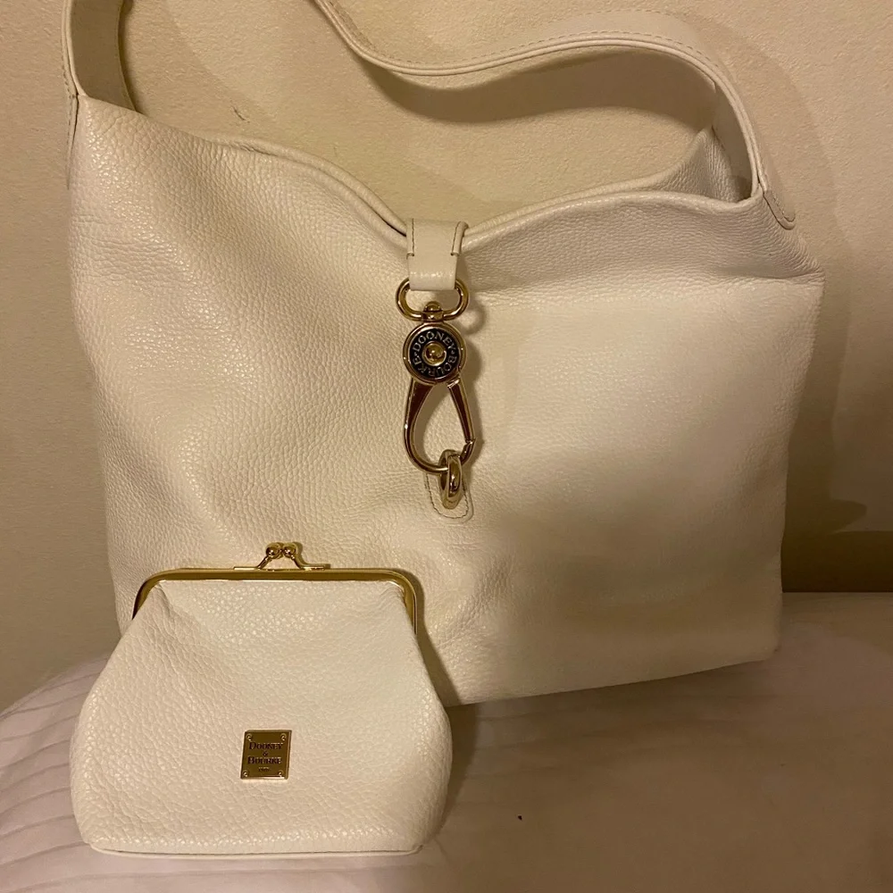 Dooney & Bourke - Picture 1 of 7